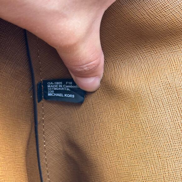 Michael Kors Karson Camel Brown Pebbled Leather Carry All Tote Bag Luggage Large - Picture 12 of 16